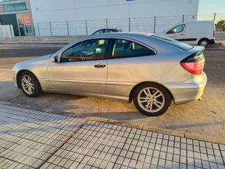 Mercedes-Benz Clase C 2004
