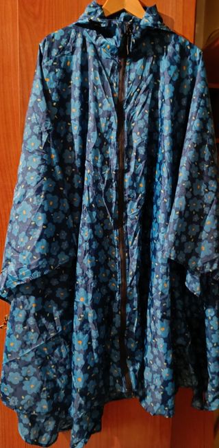 Chubasquero floral azul talla única