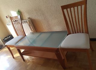 Mesa de centro y 2 sillas