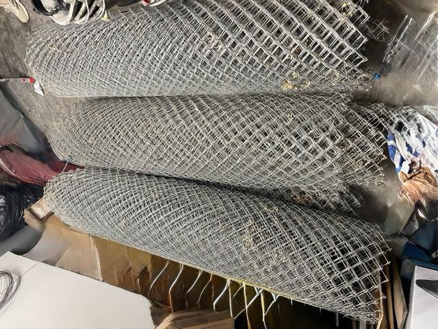 Valla metálica simple torsión y puerta