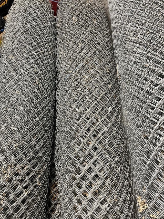 Valla metálica simple torsión y puerta