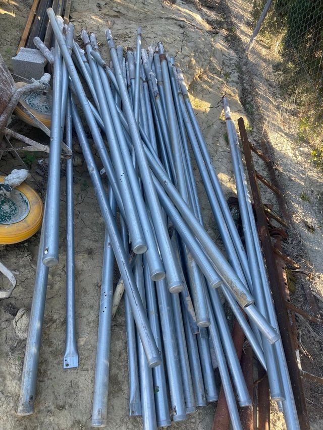 Valla metálica simple torsión y puerta