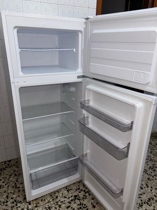 Frigorífico 2 Puertas AEDP144W