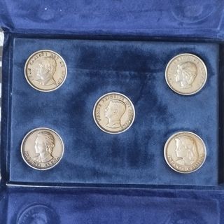Estuche 5 Medallas Familia Real Española