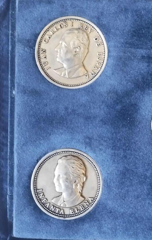 Estuche 5 Medallas Familia Real Española