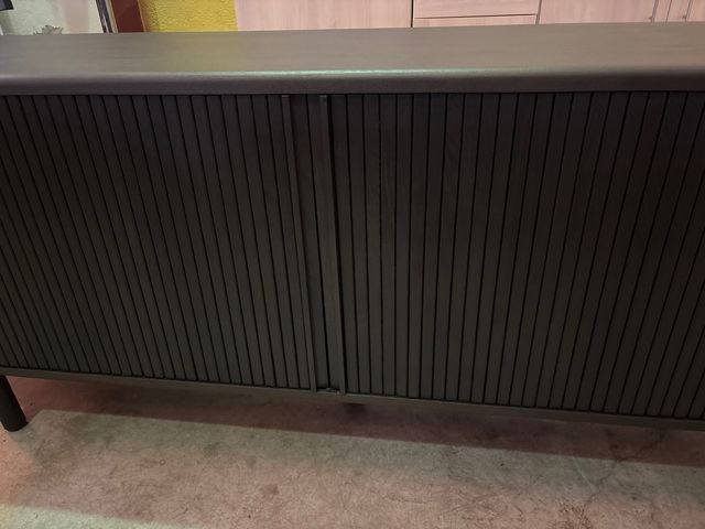 Aparador moderno negro y marrón