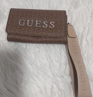 Monedero Guess Marrón con Correa