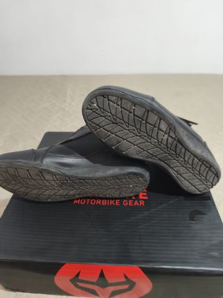Botines Moto Mujer Negros.