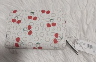 Monedero Guess Blanco con Cerezas