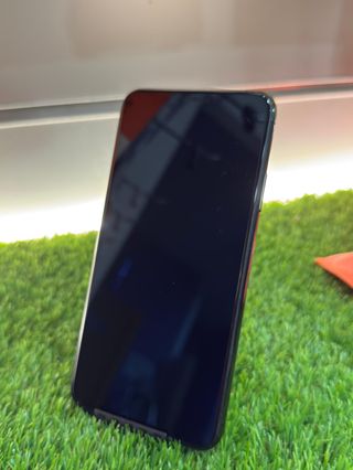 iPhone 11 Pro Max 256GB Gris Batería 83%