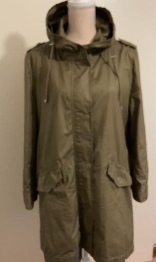 Chubasquero verde oliva impermeable 