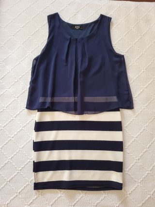 Vestido ajustado azul y blanco