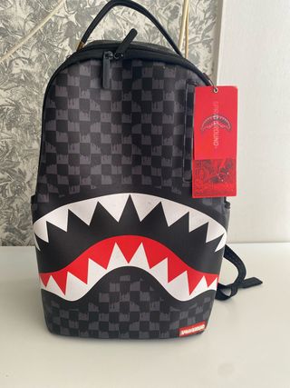 Mochila Sprayground Tiburón Negra Roja