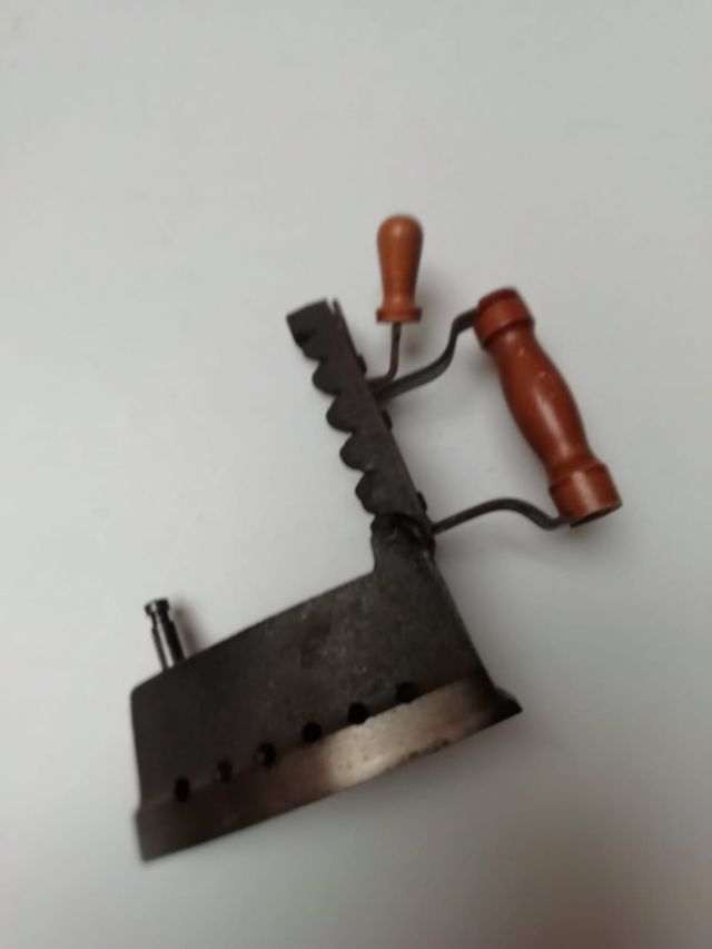 Ferro da stiro ghisa miniatura