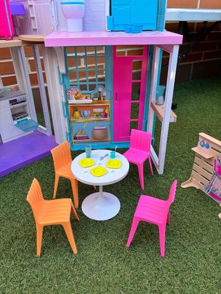 Casa de muñecas Barbie con muebles