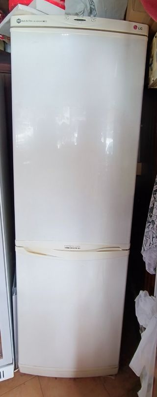 Nevera LG con congelador