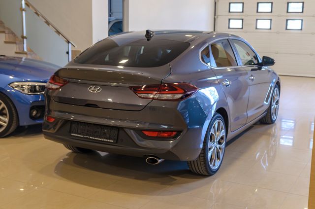 Hyundai i30  i30 1.6CRDi Style DT 136 FASTBACK