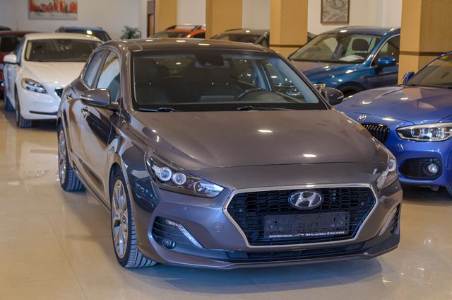 Hyundai i30  i30 1.6CRDi Style DT 136 FASTBACK