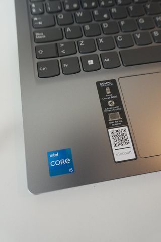 NUEVO Ordenador Portátil Lenovo I5 13420H 1Tb 16GB