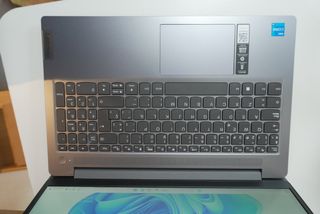 NUEVO Ordenador Portátil Lenovo I5 13420H 1Tb 16GB
