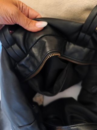 Bolso grande efecto piel Stradivarius negro
