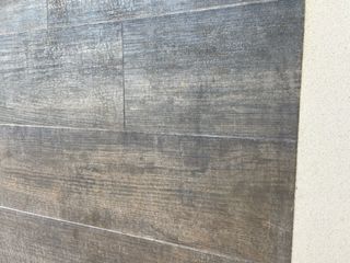 Porcelánico efecto madera quemada negro 19,4x120
