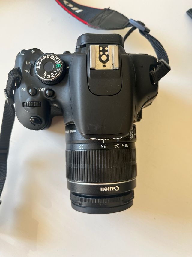 Cámara Canon 600D + Objetivo EFS 18-55mm+accs