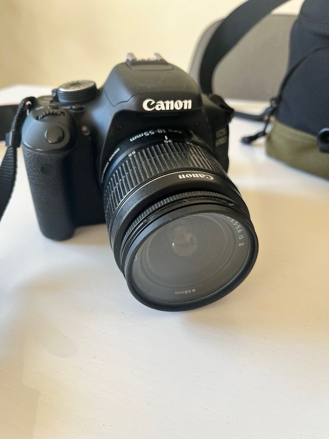 Cámara Canon 600D + Objetivo EFS 18-55mm+accs