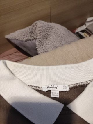 Sudadera Subdued con estampado de águila