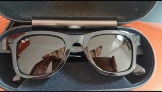 Ray-Ban Wayfarer Stories con cámara y sonido