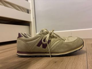 New Balance 420 blancas y moradas