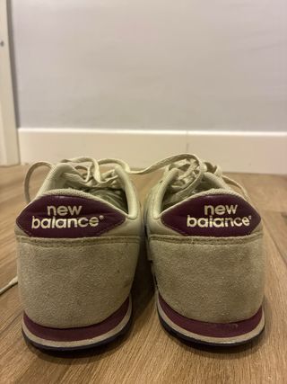 New Balance 420 blancas y moradas