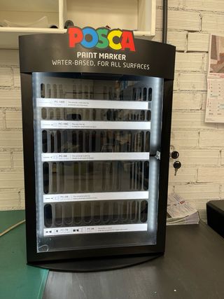 Expositor Rotuladores Posca Iluminado