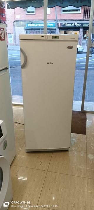 Congelador Vertical Haier HF-248AE