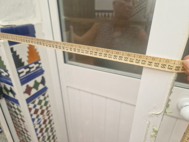 Puerta aluminio blanca con cristal - Marco + puert