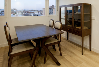 Conjunto mesa,Vitrina y sillas comedor color wenge