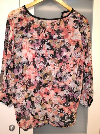 Blusa floral Pull&Bear 
