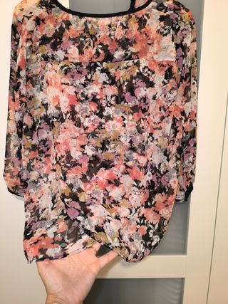 Blusa floral Pull&Bear 