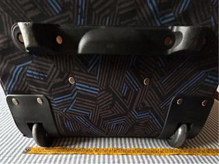 Maleta troller con base rígida