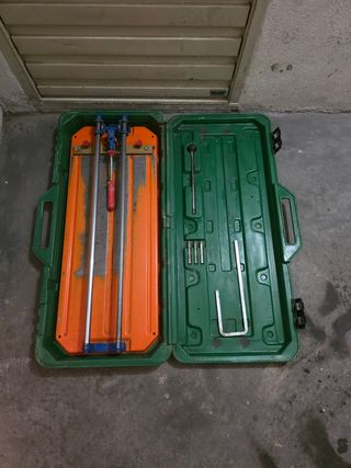 Cortadora de azulejos y batidora