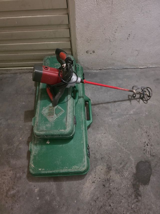 Cortadora de azulejos y batidora