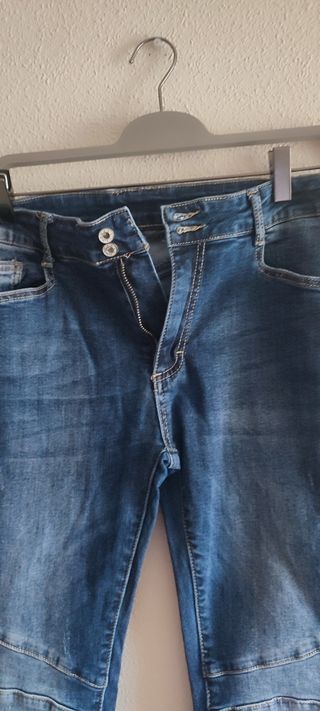 Pantalón vaquero mujer italiano. 