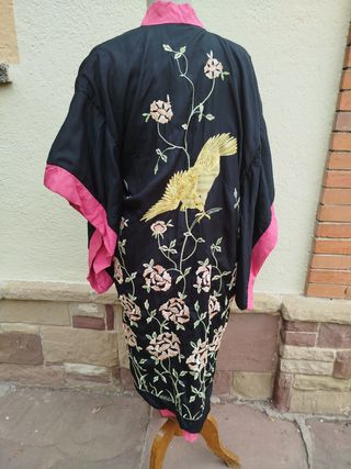 Kimono antiguo bordado pájaro y flores