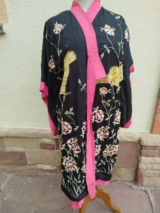 Kimono antiguo bordado pájaro y flores