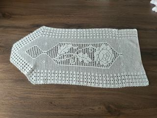 Conjunto de manteles y tapetes de crochet