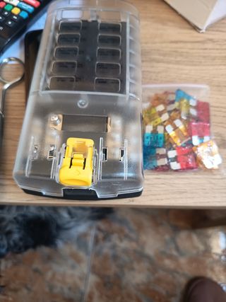 Caja fusibles coche y fusibles surtidos barcos