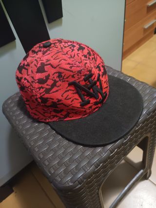 Gorra con diseño NY