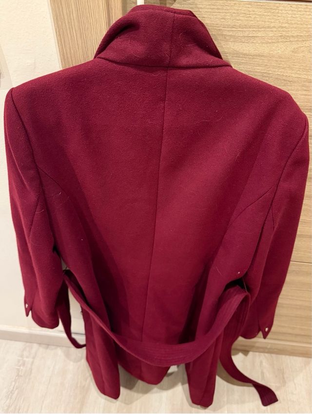 Abrigo paño burdeos Stradivarius