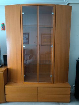 Mueble de salón madera y cristal