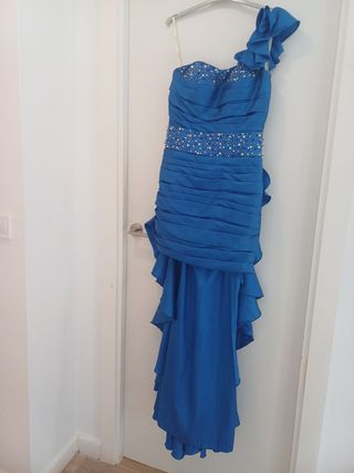 Vestido azul de fiesta con pedrería